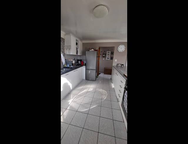 3 BEDROOM HOUSE FOR SALE IN TOWNSEND ESTATE